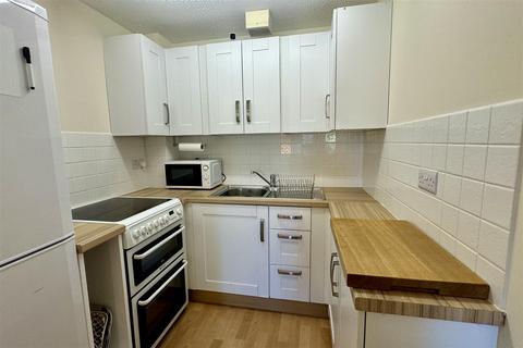 1 bedroom retirement property for sale, Allingham Court, Farncombe