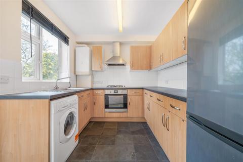 2 bedroom flat to rent, Howard House, Howard Road, Penge, SE20