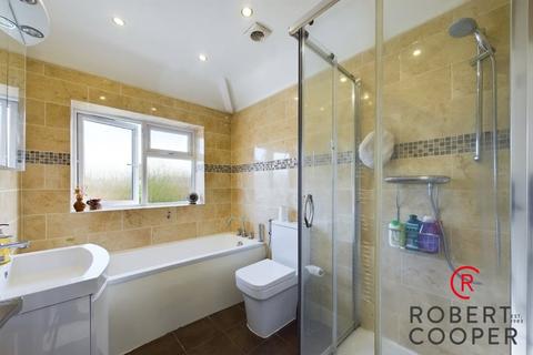 32 Warren Drive, Ruislip, HA4 9RD