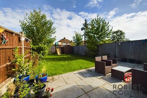 32 Warren Drive, Ruislip, HA4 9RD