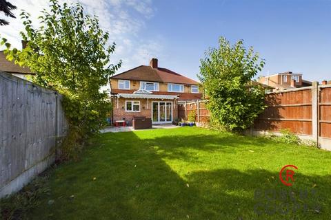 32 Warren Drive, Ruislip, HA4 9RD