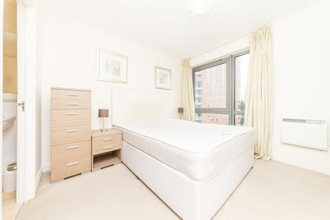 2 bedroom apartment to rent, Victoria Road, London W3