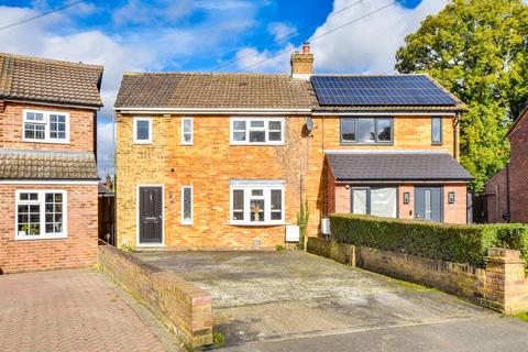 3 bedroom semi-detached house for sale, Elm Close, Takeley