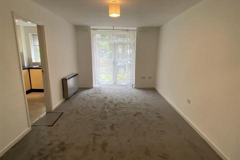 1 bedroom ground floor flat to rent, Flat  Peel Moat Court, Peel Moat Road, SK4