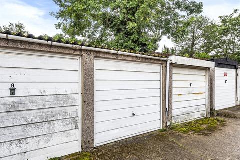 7 Blakes Lane, New Malden, KT3 6NP