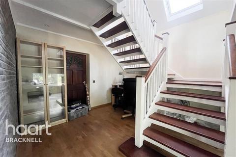 2 bedroom detached house to rent, Winkfield Road, Ascot, SL5