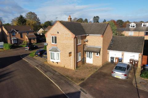 4 bedroom detached house for sale, Cumbrae Drive, Great Billing, Northampton NN3