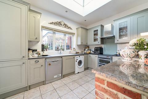 34 Bedford Avenue, Barnet, EN5 2EP