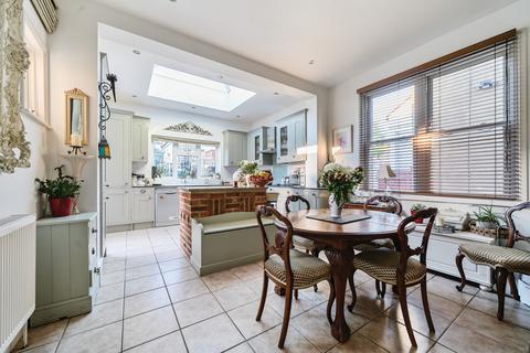34 Bedford Avenue, Barnet, EN5 2EP