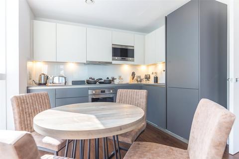 2 bedroom property for sale, Maine Tower, London E14