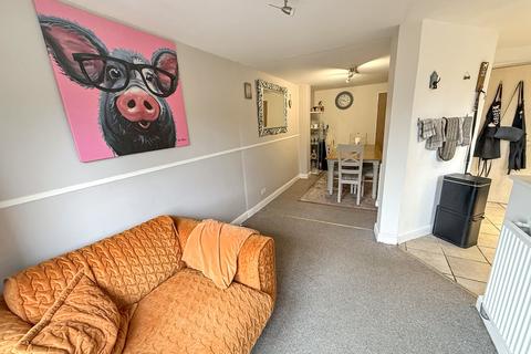 17 Bridge Court, Westbury, BA13 3FB