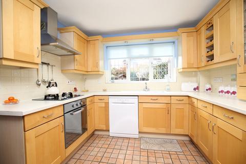 25 Choyce Close, Atherstone, CV9 3AY