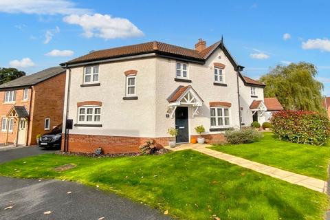 3 bedroom detached house for sale, Bruton Gardens, Great Haywood