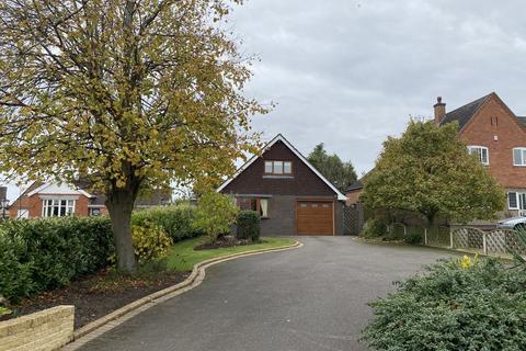 3 bedroom bungalow for sale, Field Lane, Burton-on-Trent