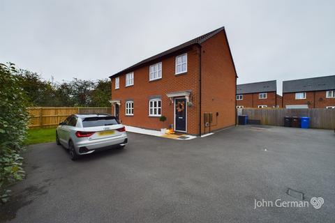 3 bedroom semi-detached house for sale, Knight Drive, Burton Upon Trent