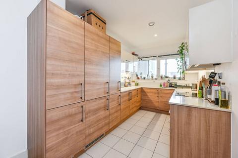 2 bedroom flat for sale, This Space, Wandsworth Road, Nine Elms, London, SW8