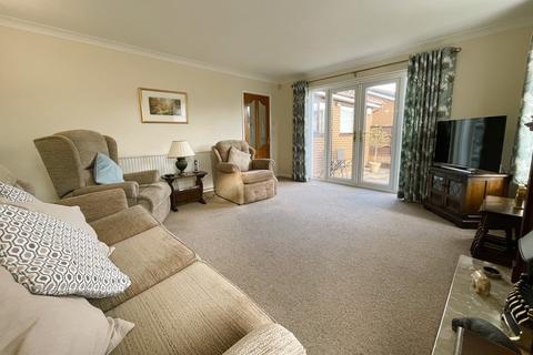 3 Airedale Avenue, Tickhill, Doncaster, DN11 9UD