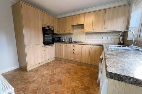 3 Airedale Avenue, Tickhill, Doncaster, DN11 9UD