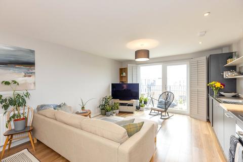 2 bedroom apartment to rent, Salamander Place, Edinburgh, Midlothian