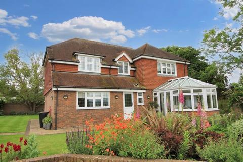 3 bedroom detached house to rent, LOWER ROAD, LITTLE BOOKHAM, KT23