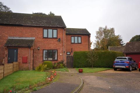 4 bedroom semi-detached house for sale, Hamilton Close, North Walsham