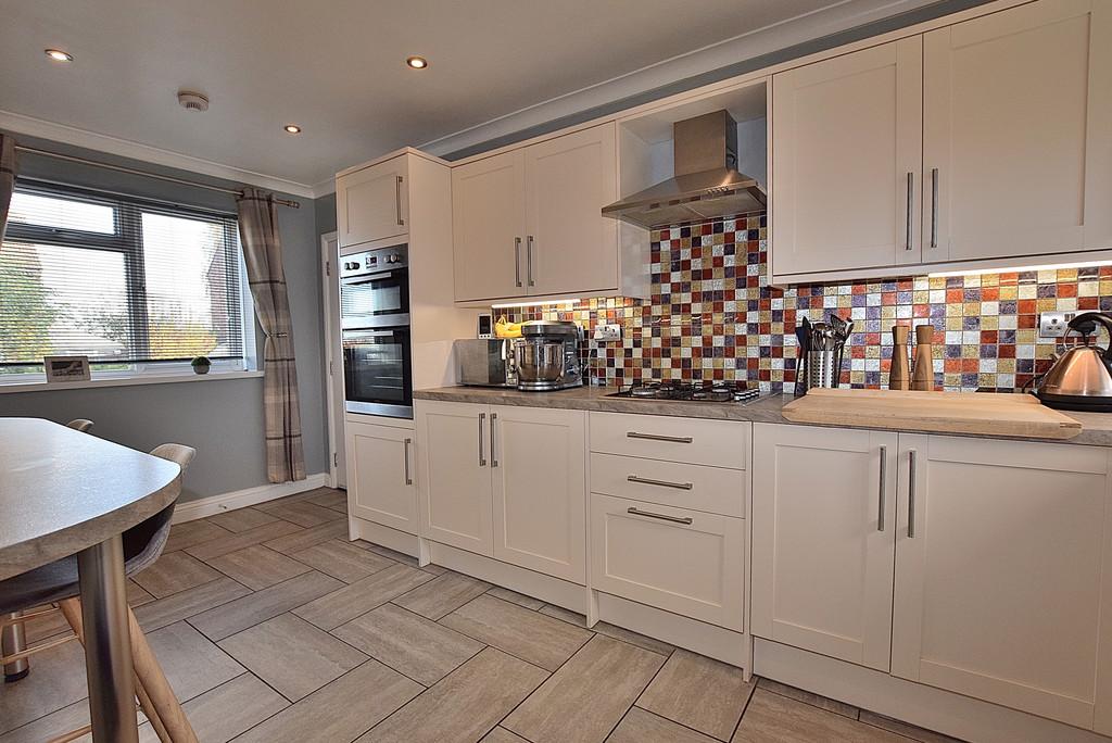 Kitchen 2 01