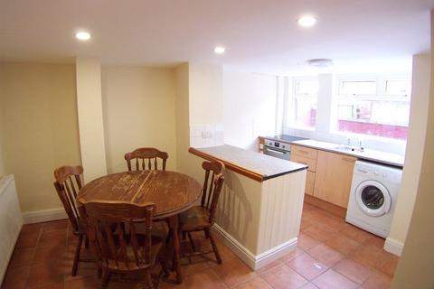 2 bedroom terraced house to rent, Elsham Terrace, Leeds