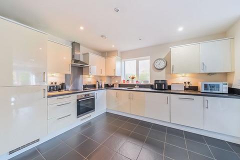 2 bedroom apartment for sale, Brighton Road, Purley