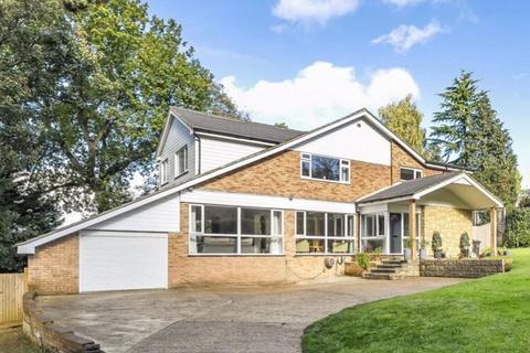 4 Woodhyrst Gardens, Kenley, CR8 5LX