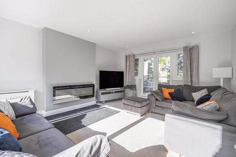 4 Woodhyrst Gardens, Kenley, CR8 5LX