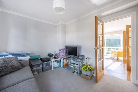 4 Woodhyrst Gardens, Kenley, CR8 5LX