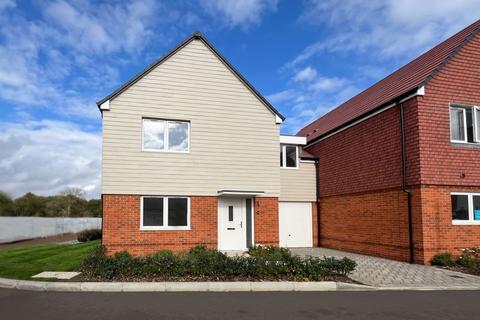 4 bedroom detached house for sale, Exbury Crescent, Cranleigh