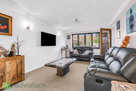 28 Campbell Close, Buntingford, SG9 9BY