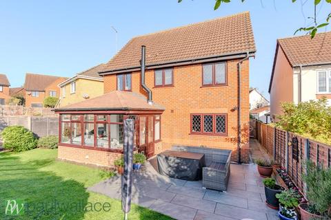 28 Campbell Close, Buntingford, SG9 9BY