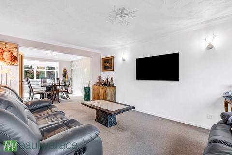 28 Campbell Close, Buntingford, SG9 9BY