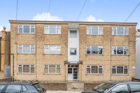 2 bedroom flat to rent, Mantilla Road, Furzedown, London, SW17