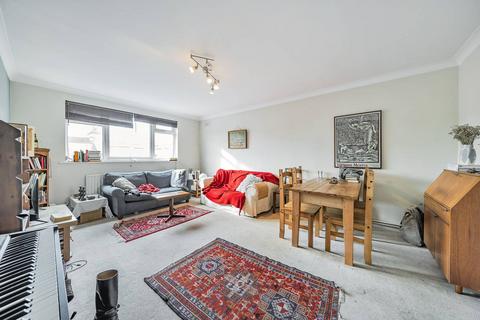 2 bedroom flat to rent, Mantilla Road, Furzedown, London, SW17