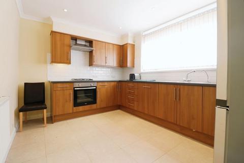 171 Tamar Way, Slough, SL3 8SZ