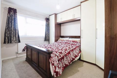 171 Tamar Way, Slough, SL3 8SZ