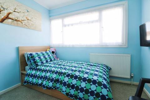 171 Tamar Way, Slough, SL3 8SZ