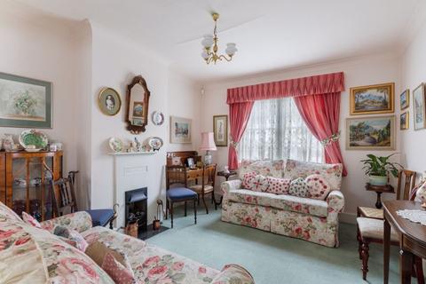 80 Willifield Way, London, NW11 6YJ