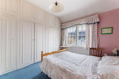 80 Willifield Way, London, NW11 6YJ