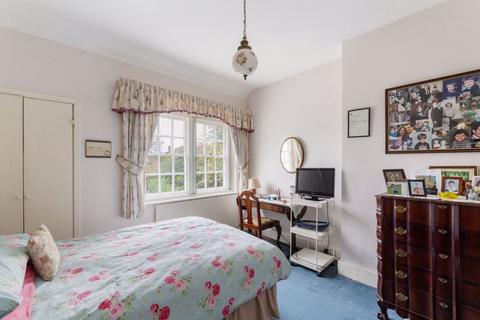 80 Willifield Way, London, NW11 6YJ