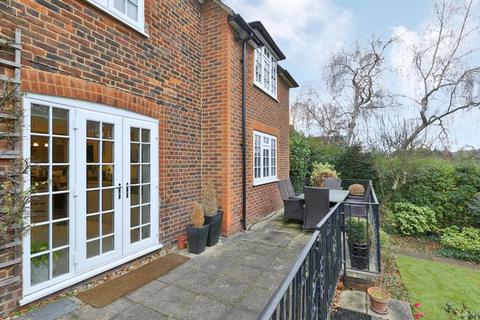 6 bedroom semi-detached house to rent, Deansway, Hampstead Garden Suburb, N2