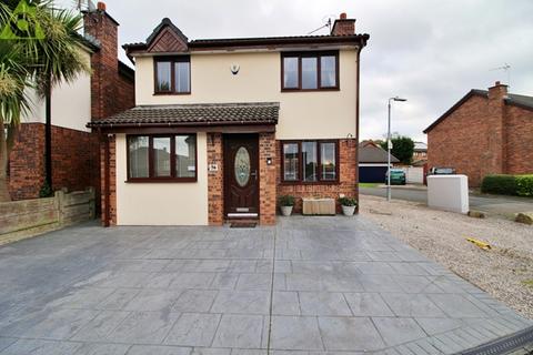 3 bedroom detached house for sale, Parkway, Westhoughton, BL5 2RY