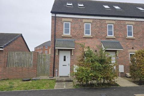 3 bedroom townhouse for sale, Thirwall Way, Crofton Grange Estate, Blyth