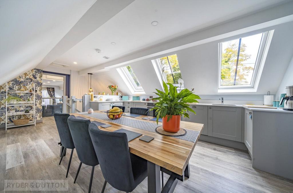 Kitchen/Dining Room