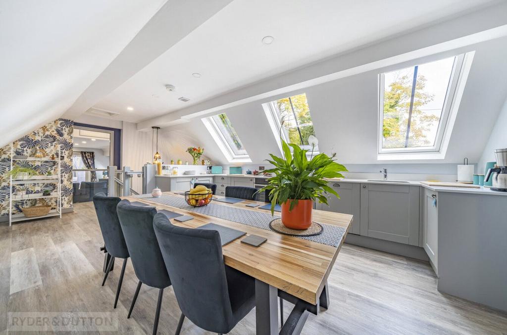 Kitchen/Dining Room