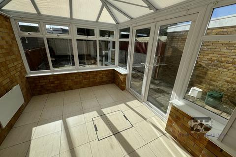 3 bedroom terraced house to rent, Dolgellau Avenue, Tonteg, Pontypridd, Rhondda Cynon Taff, CF38 1HT