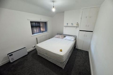 2 bedroom terraced house to rent, Manor Street, Huddersfield